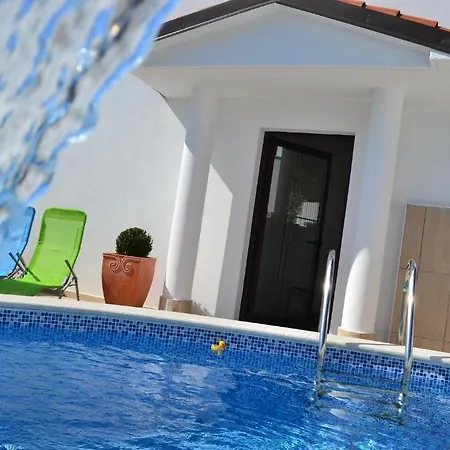 Apartments Villa Holiday بولا