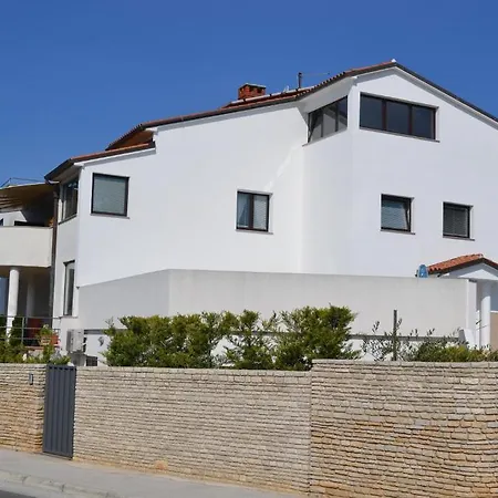 Apartamento Apartments Villa Holiday *