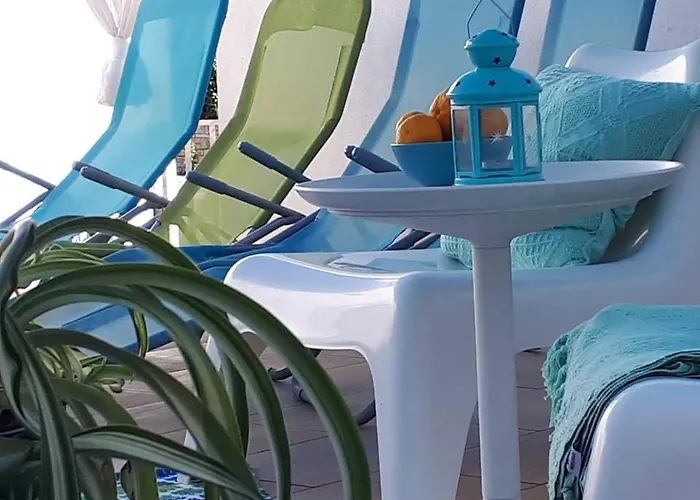 Apartments Villa Holiday شقة